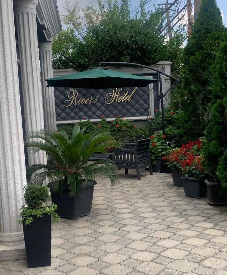 River S Hotel Зугдиди Екстериор снимка