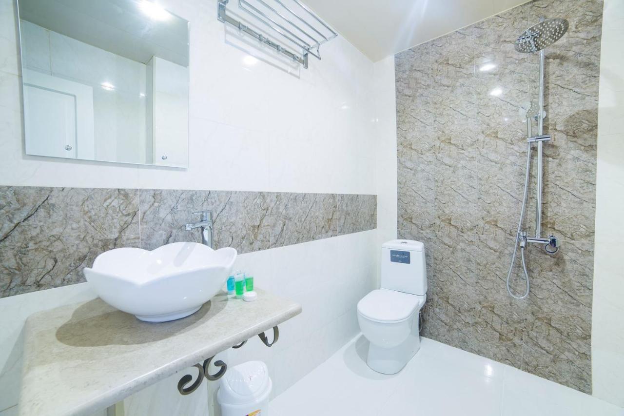 River S Hotel Зугдиди Екстериор снимка