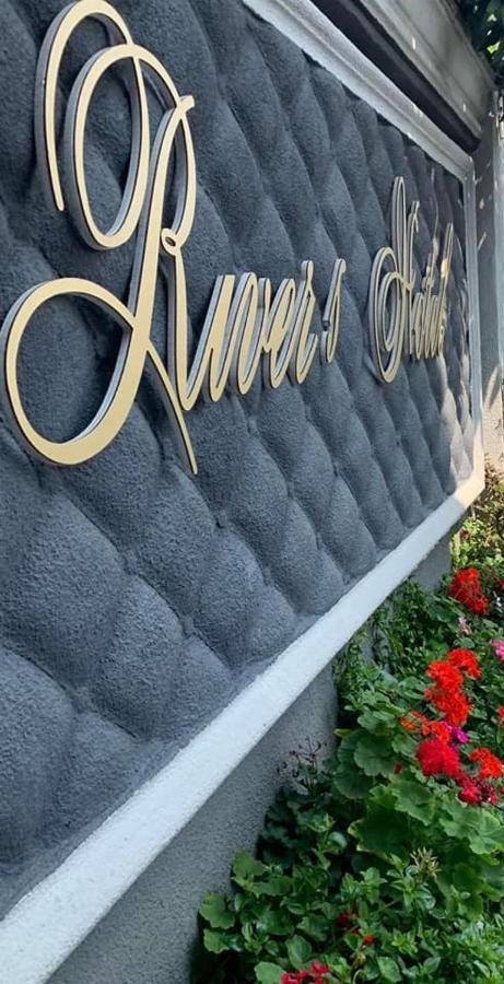 River S Hotel Зугдиди Екстериор снимка