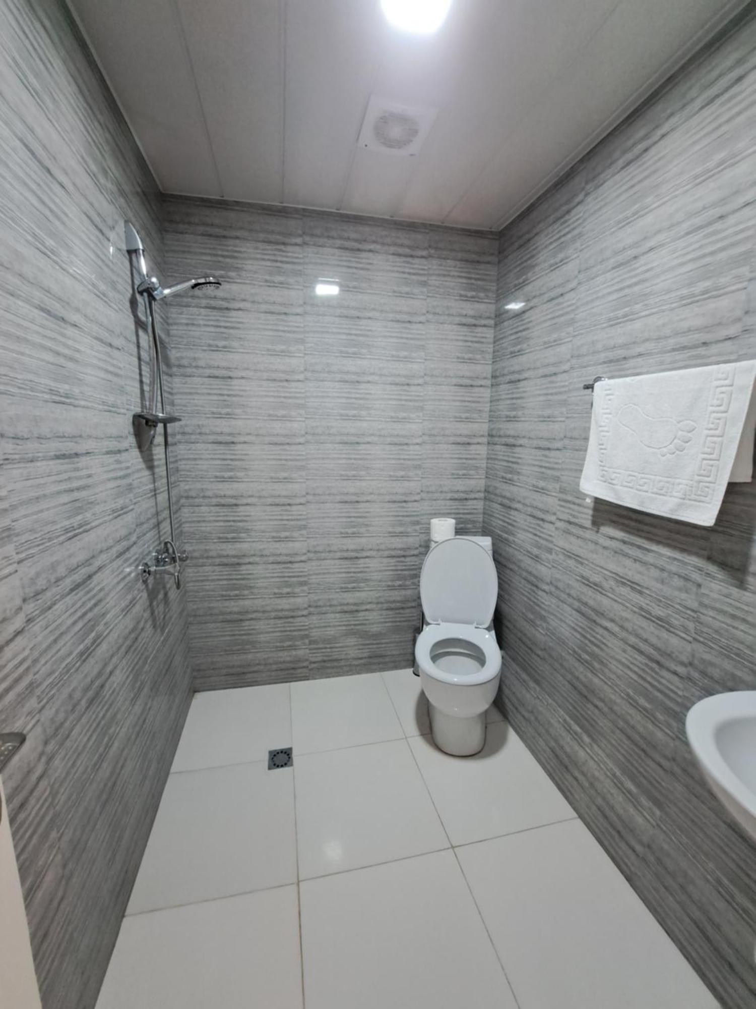 River S Hotel Зугдиди Екстериор снимка
