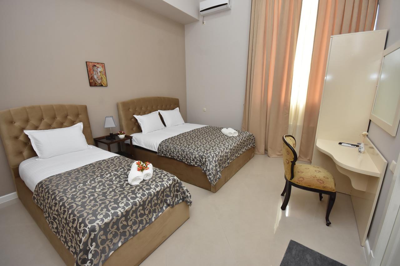 River S Hotel Зугдиди Екстериор снимка