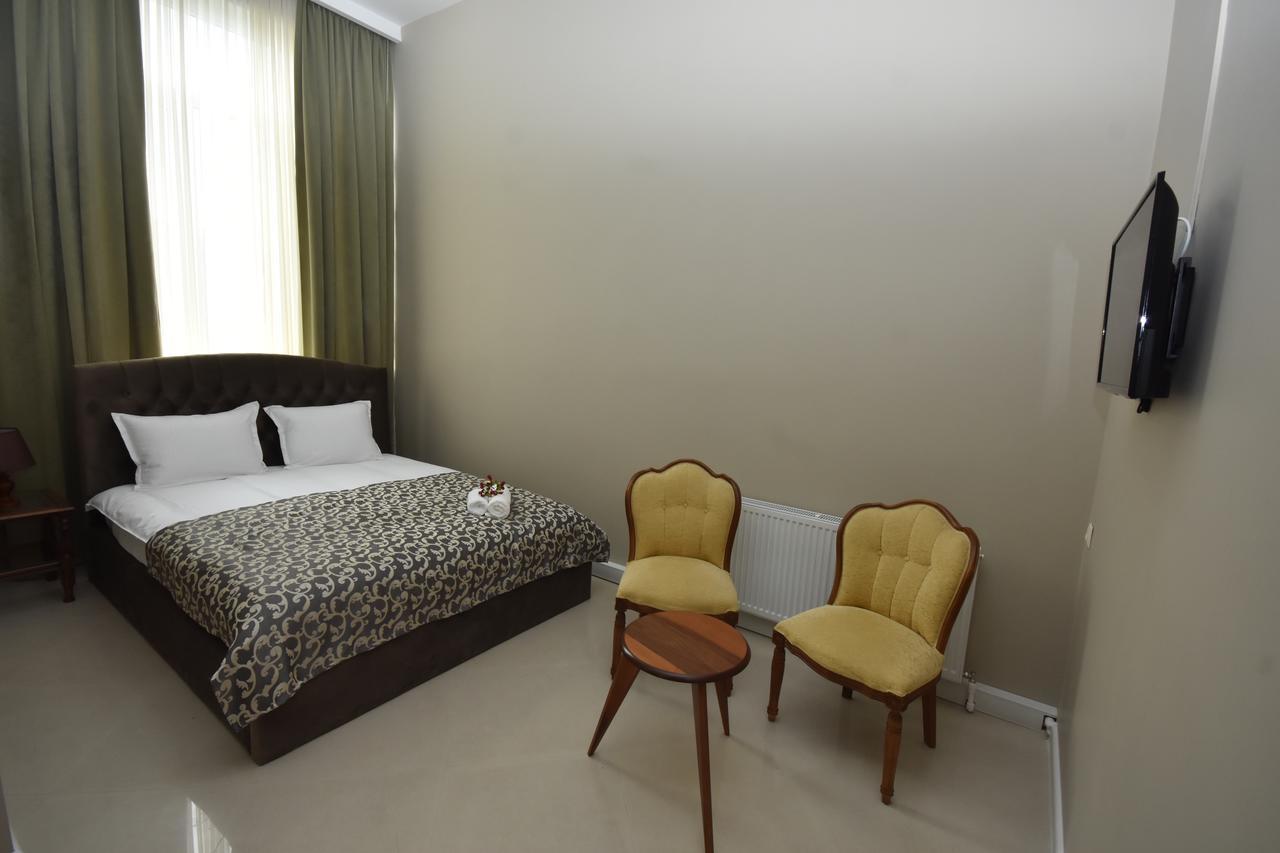 River S Hotel Зугдиди Екстериор снимка