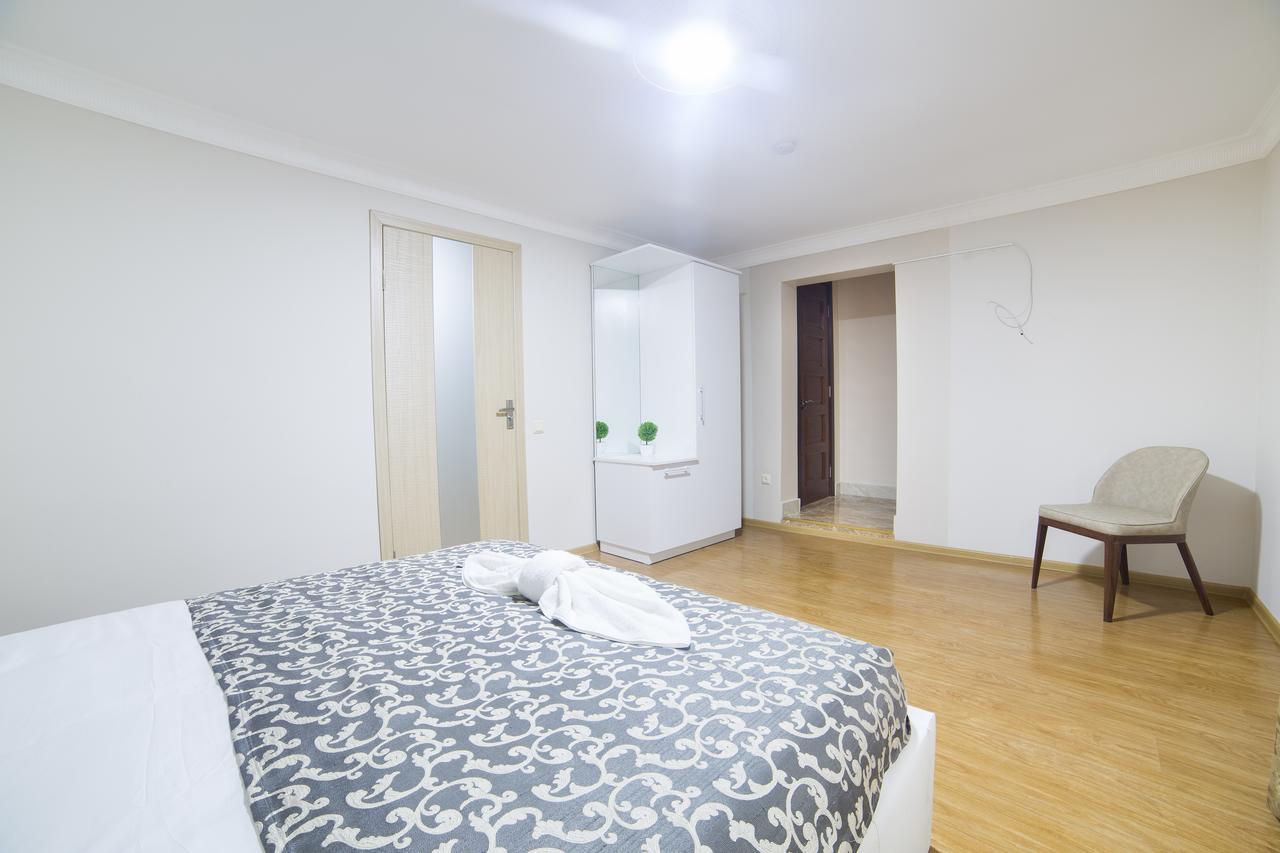 River S Hotel Зугдиди Екстериор снимка