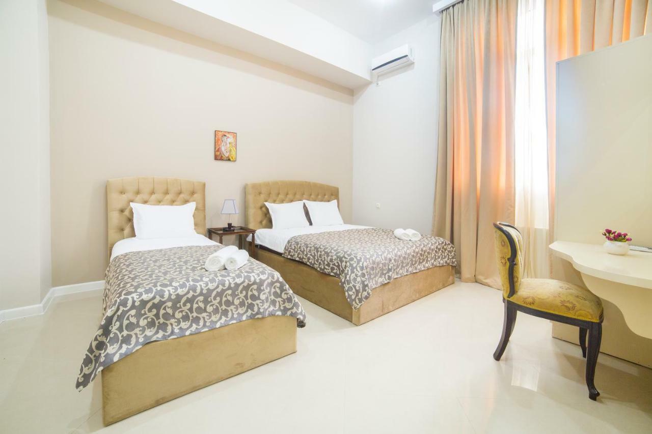 River S Hotel Зугдиди Екстериор снимка